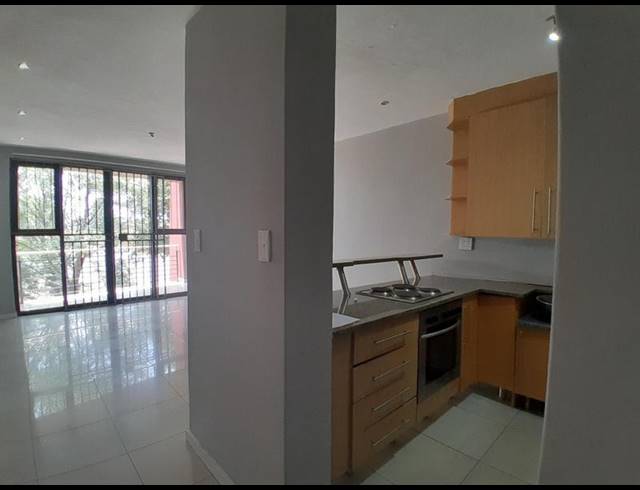 2 BEDROOM APARTMENT FOR SALE IN ROOIHUISKRAAL NORTH